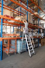 Escalera de Almacén 2XL-S – 10 Peldaños con Ruedas y Uso Profesional - Imagen 4
